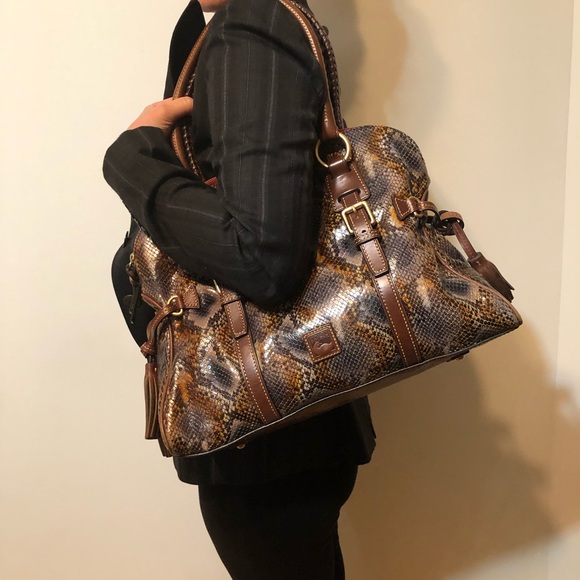 Dooney and Bourke leather tote with sashes - Picture 3 of 4